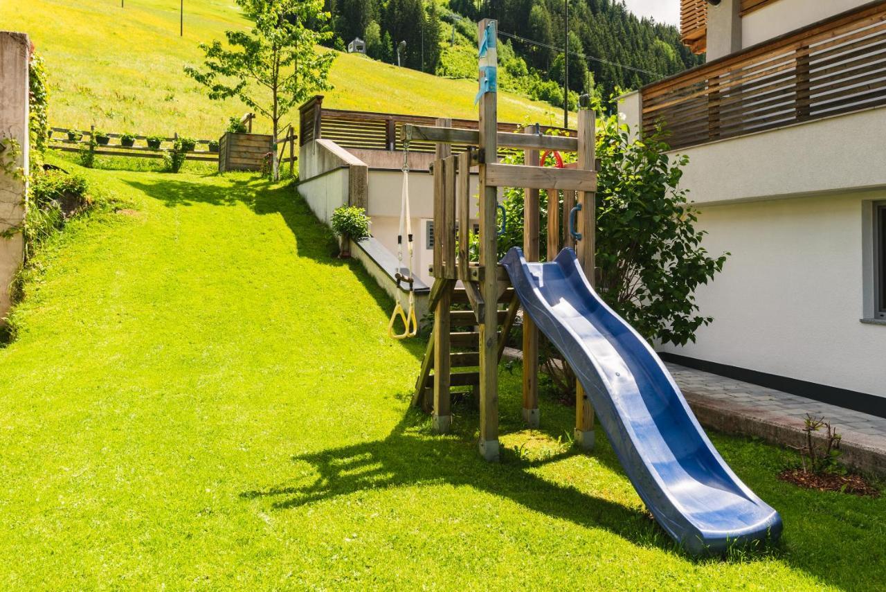 Haus Sabrina - Ferienwohnungen Saalbach-Hinterglemm Exterior foto
